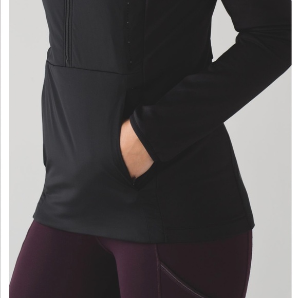 Lululemon Run for Cold Pullover in Black - Picture 4 of 16